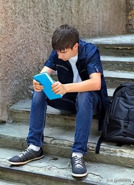 现在的中学生是怎么了？怎么动不动就得抑郁症？该怎么办？