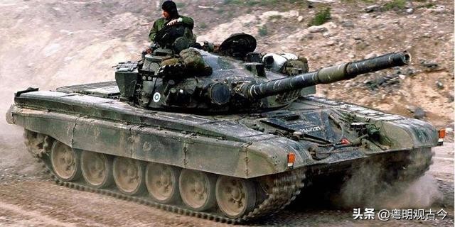 一架飞机花12亿美元，被外国轮着坑，印度是如何成为*火军**韭菜的？