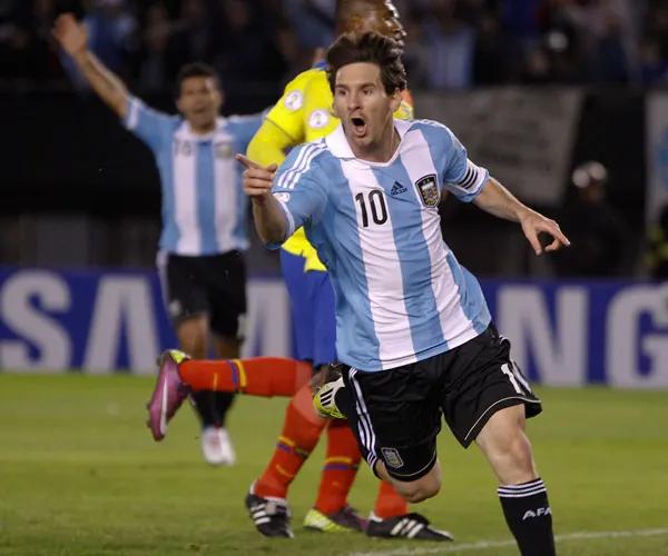 世界足球名将梅西简介,世界足球巨星梅西