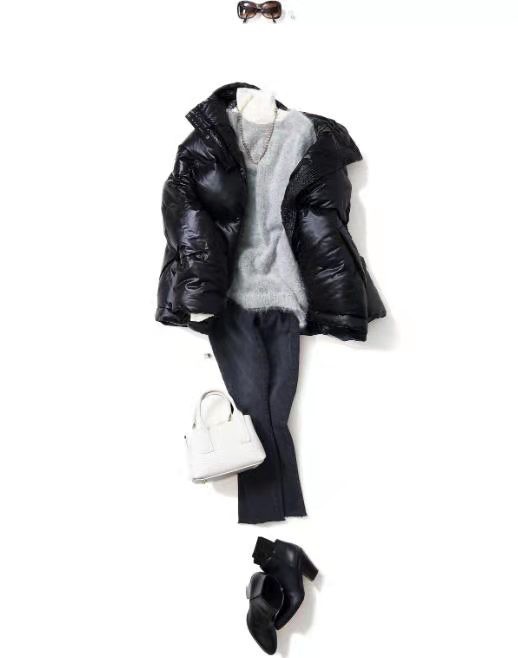 羽绒里面可以穿黑的吗,羽绒要贴身穿