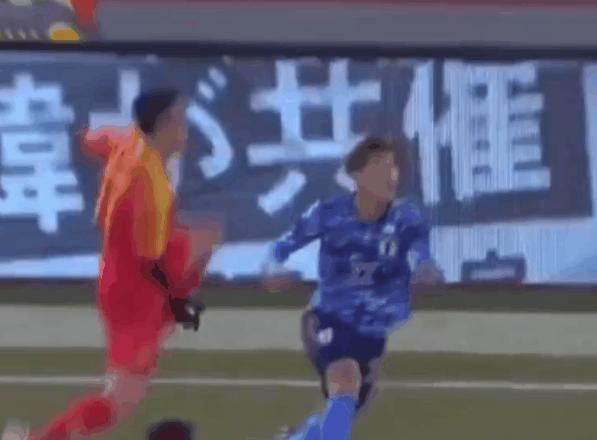 中国男足百大名场面爆笑,中国足球名场面喝水哥