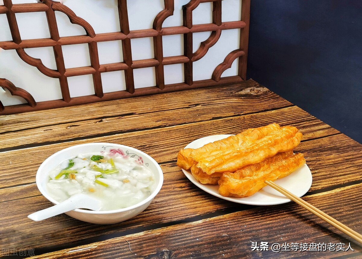 两夫妻卖早餐月入2万,小伙卖早餐年入三十万