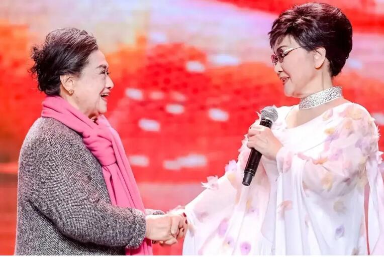 谷建芬老公追悼会,作曲家谷建芬晚年