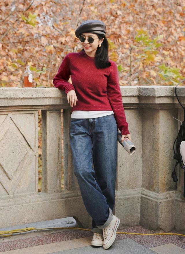 穿牛仔裤该怎么样搭配鞋,冬季不露腿日常牛仔裤穿搭推荐