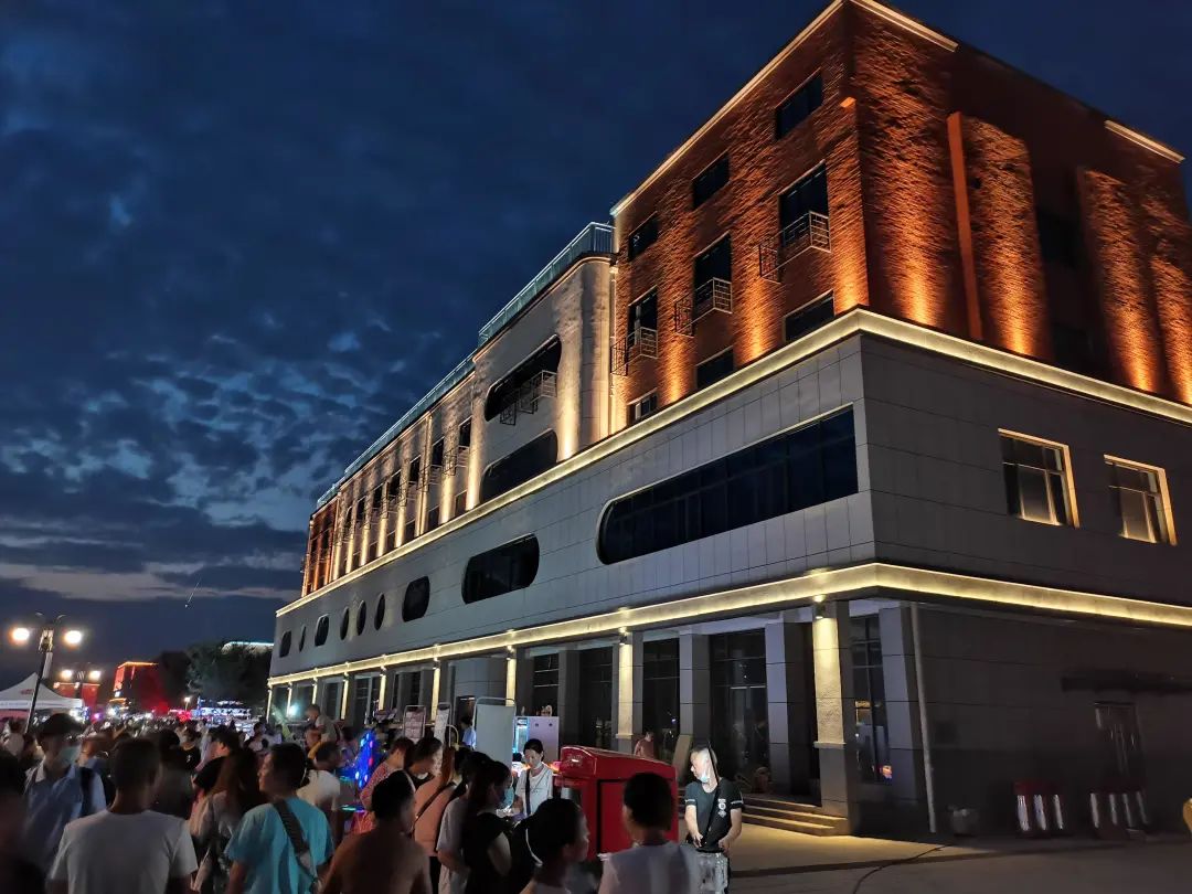 gucci和adidas合作款什么时候上市,gucci联名adidas走秀