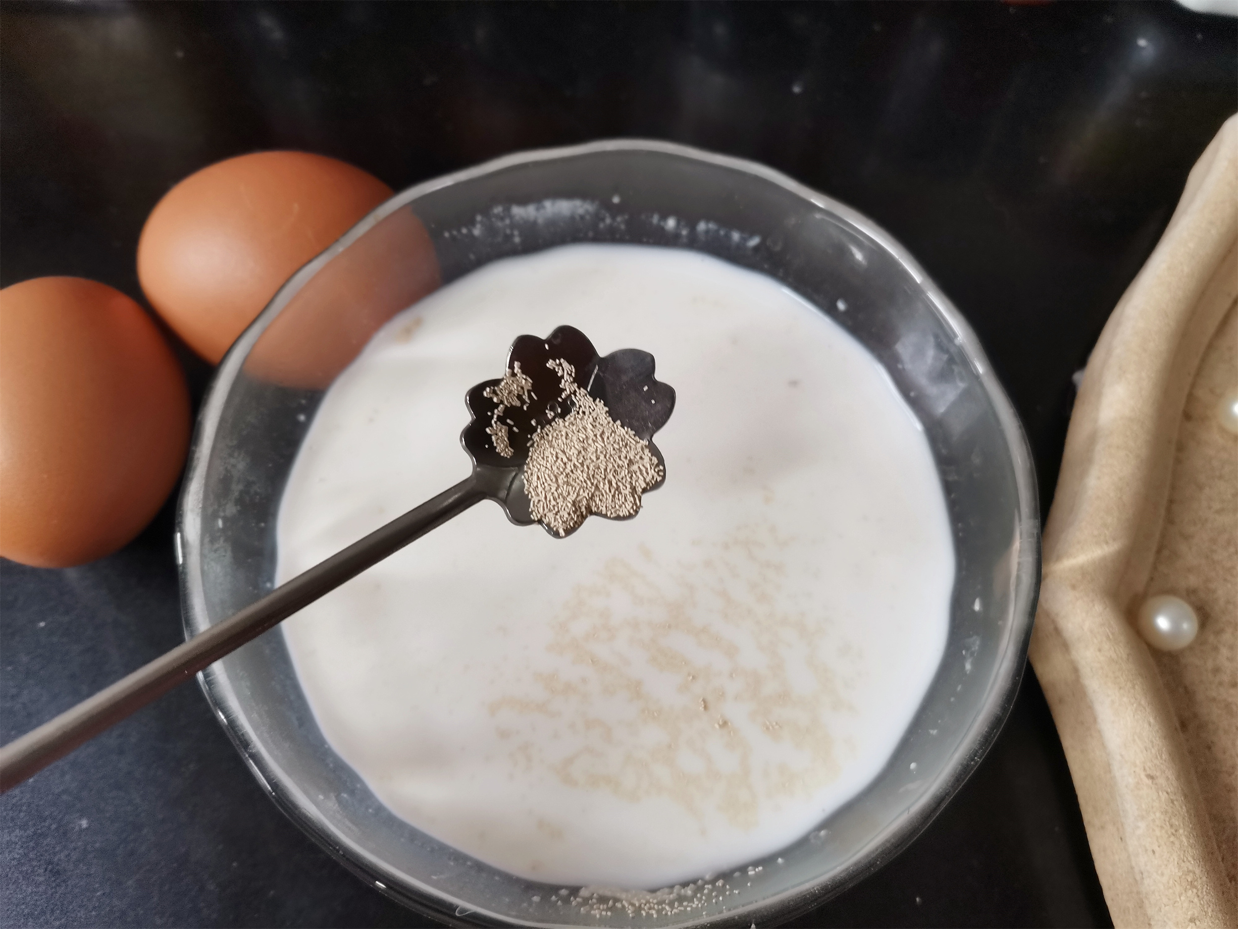 不用烤箱在家自制面包,在家做懒人面包不用揉面