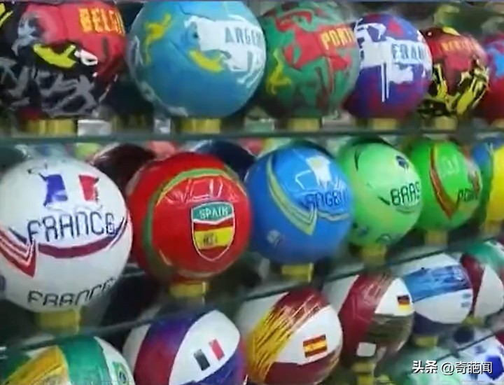 义乌商家50天赶工10万个足球,义乌厂家50天赶工10万个足球