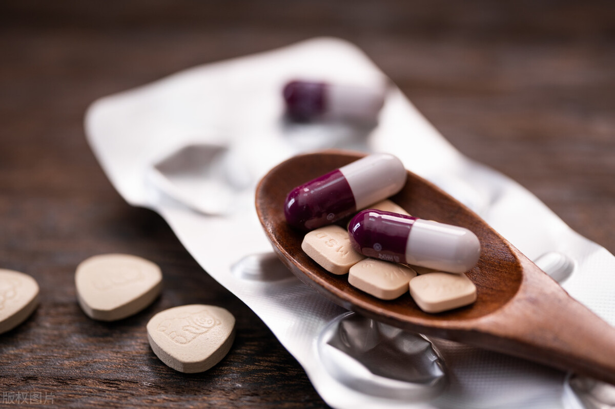 达克宁与达克罗宁有区别吗,达克宁软膏男士瘙痒