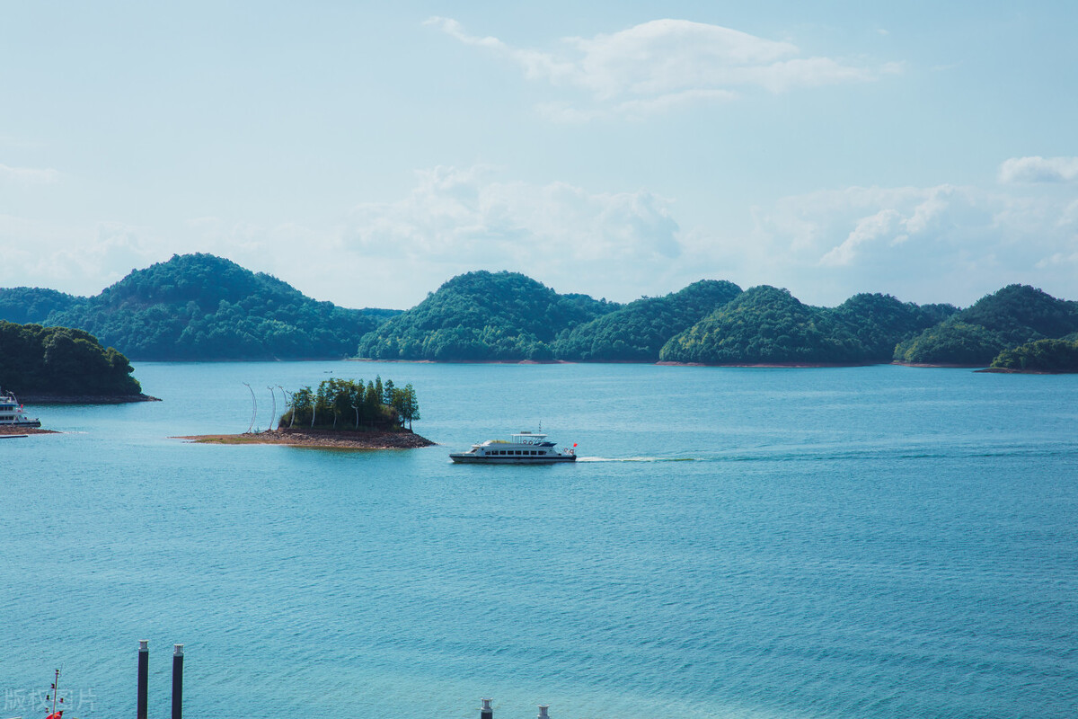 人民日报第8期写作素材,人民日报写作金句摘抄诗句