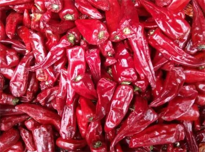 冷冻的辣椒要沥干水分吗,冷冻辣椒直接炒