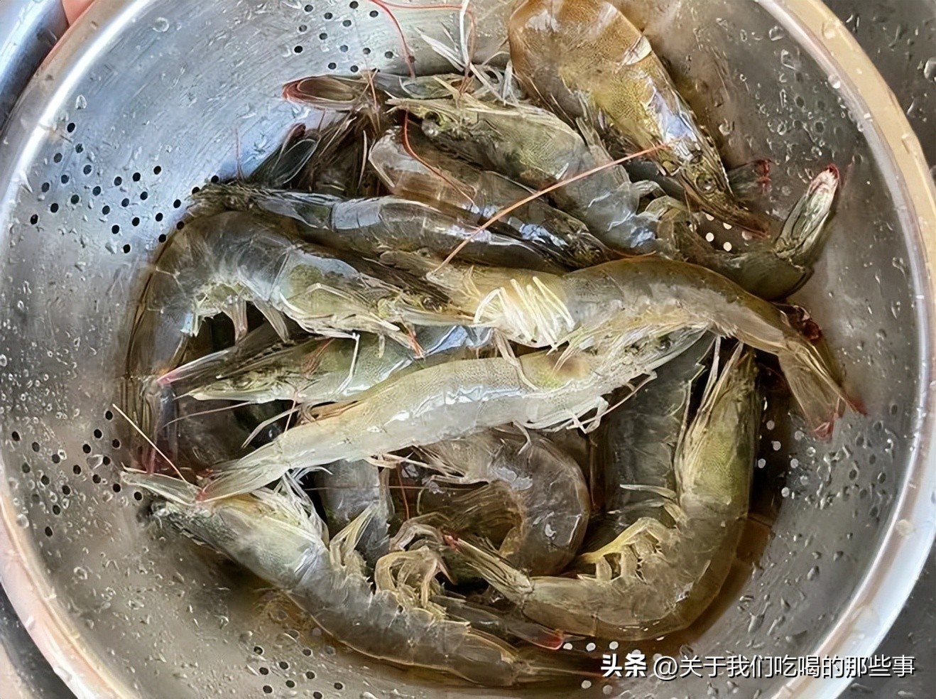 挑选大虾是挑弯的还是直,买大虾弯的好还是直的好