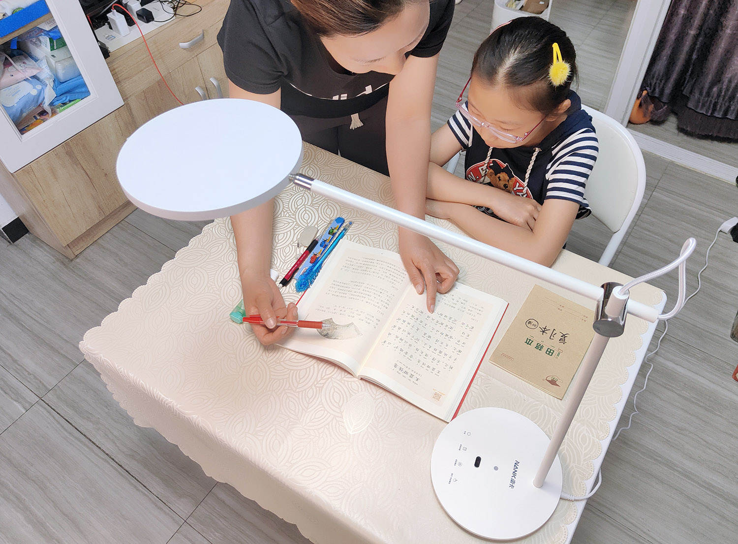 隔空操控，明亮护眼，南卡学习灯测评