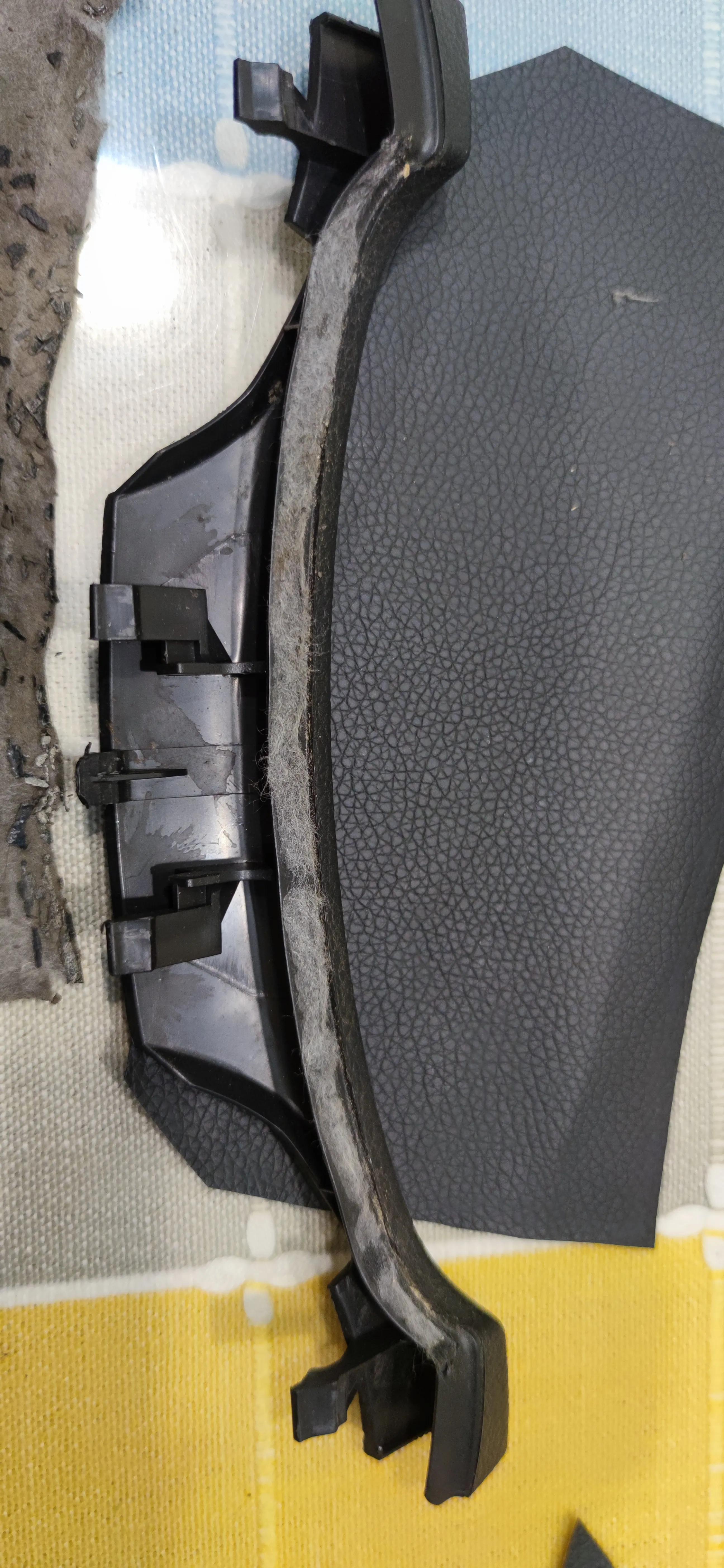 方向盘防尘罩免拆,更换方向盘下面防尘罩步骤