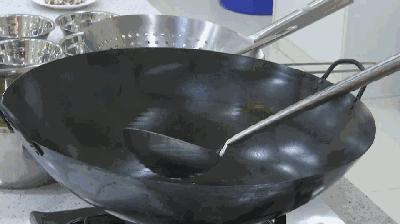 爱仕达不粘锅掉了涂层发黑致癌吗,不粘锅有毒吗会不会掉色