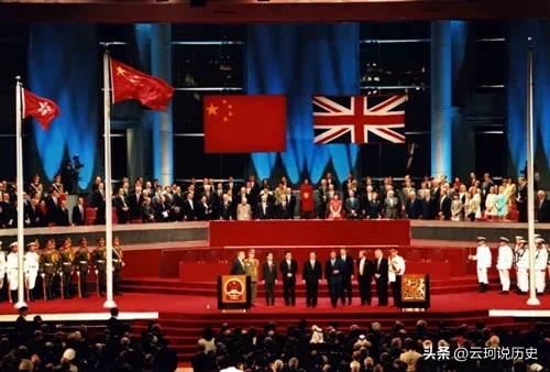 1997年：*小平邓**逝世，香港回归