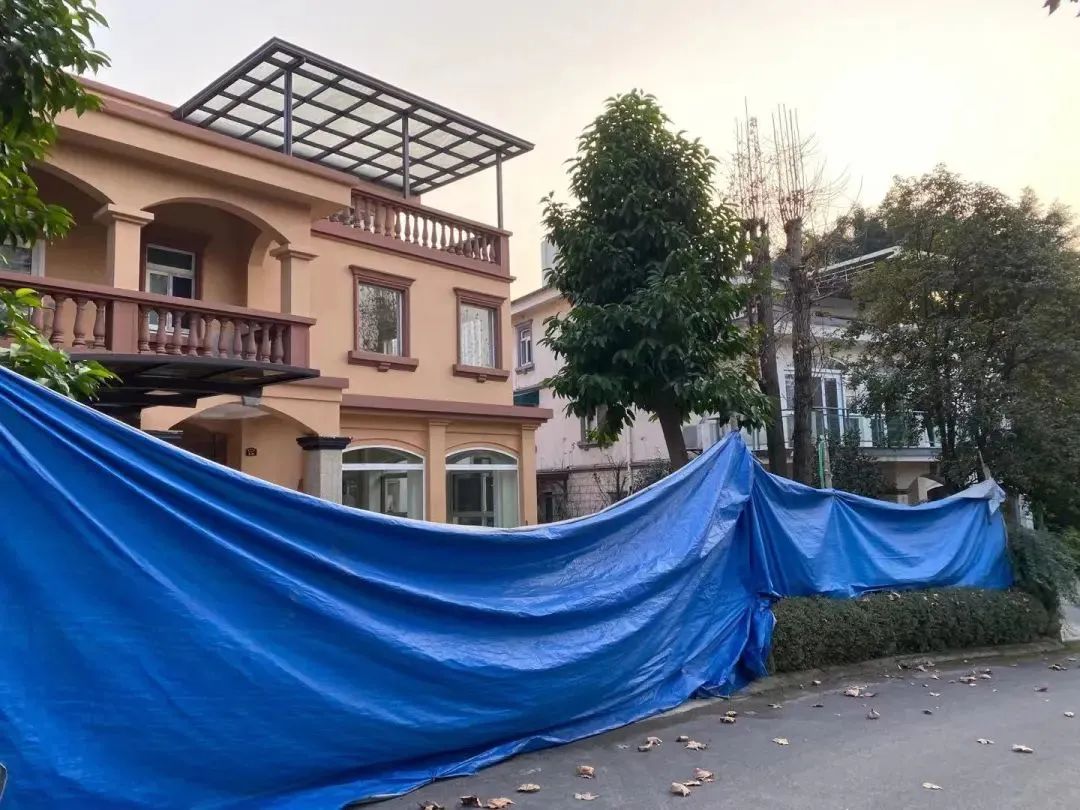 重庆曾经这些高档别墅小区涨不起、卖不动！现今沦为农家乐、出租