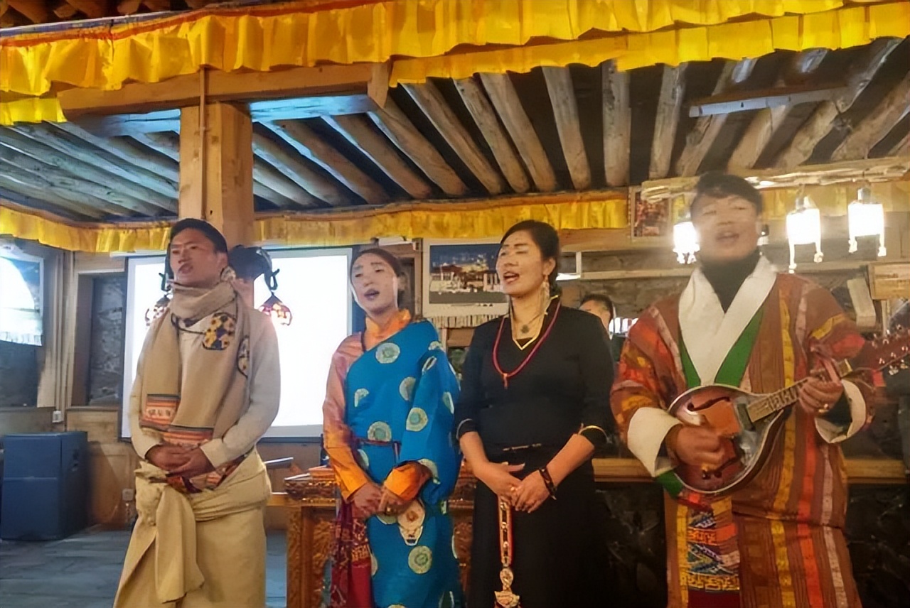 到达世界最美之城理塘,日光之城理塘