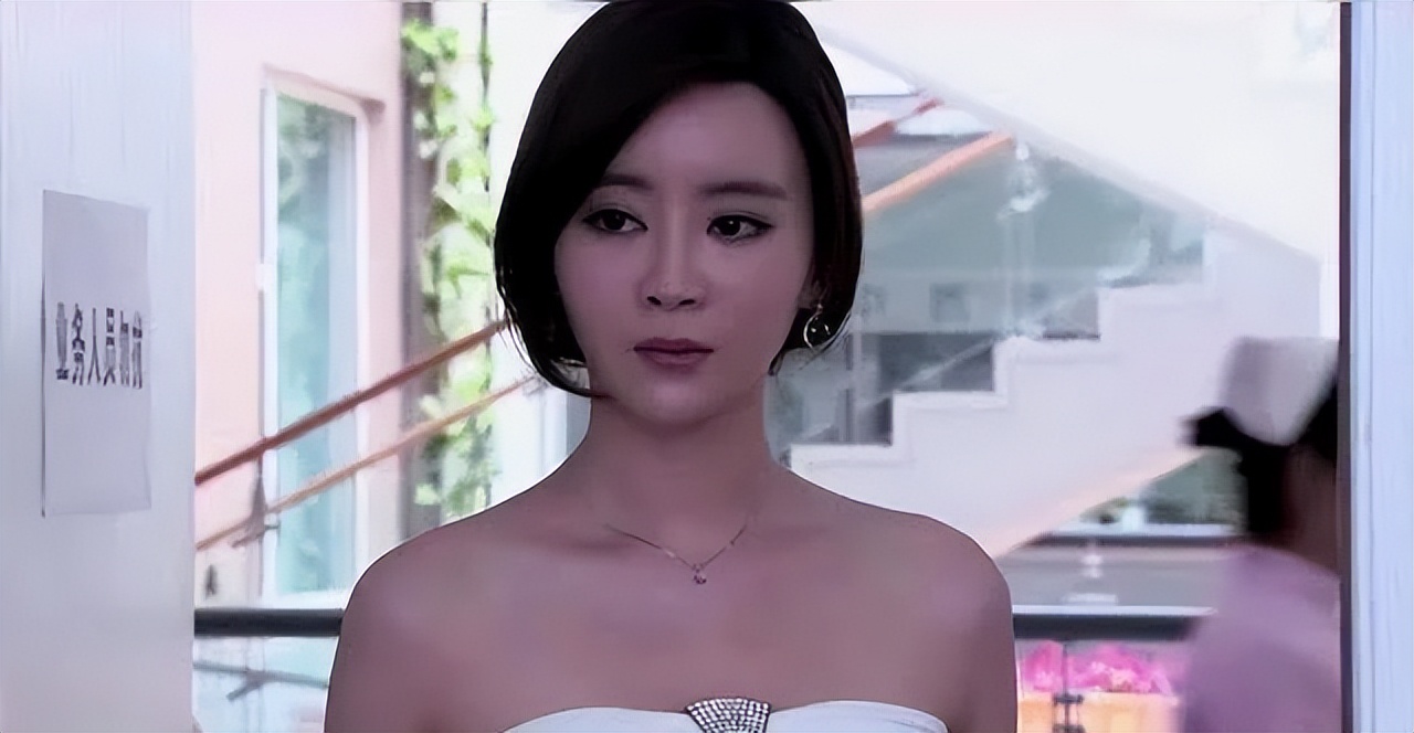 男护士拍女病人*处私**要挟发生性关系,网友:医院成性骚扰重灾区?