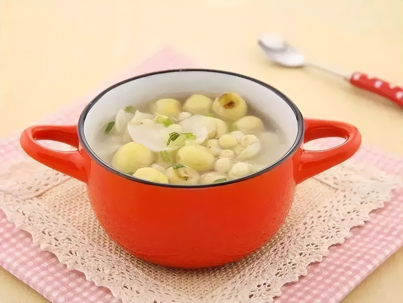 杭州90后姑娘熬夜十年长出老年斑,熬夜造成的老年斑长啥样