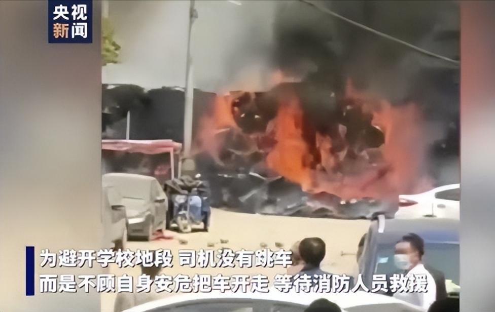 泸定地震感人12个瞬间,泸定地震让人泪目的感人瞬间