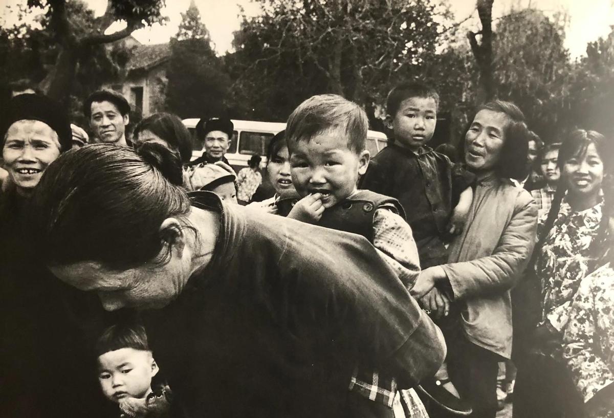 晚清女子真实老照片,晚清老照片还原穷人美艳贵妇