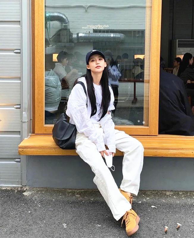 韩国穿搭博主轻熟穿搭 (韩国博主超实用基础款穿搭示范)