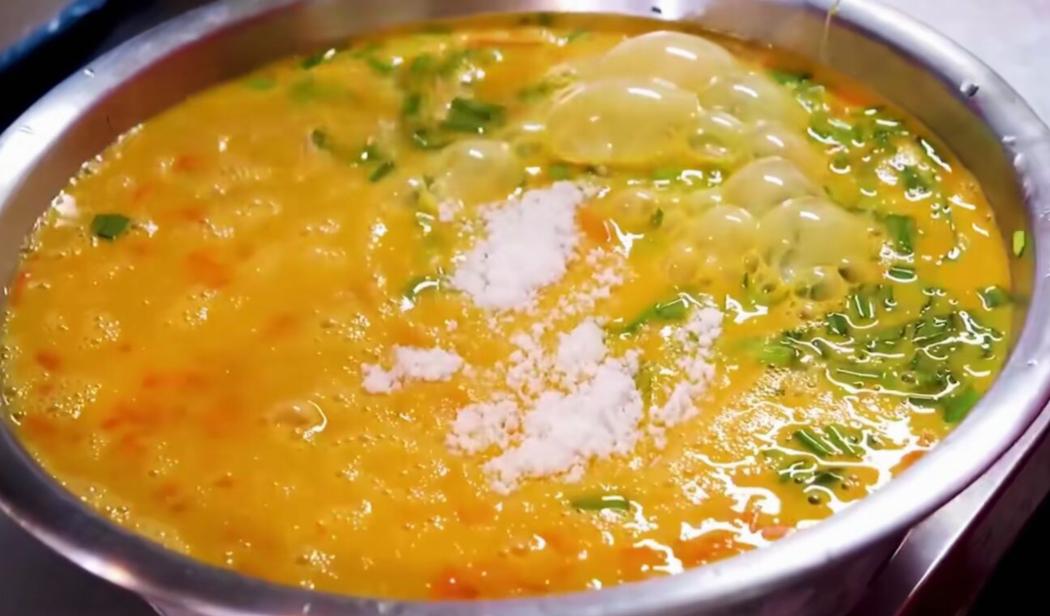 学校门口卖小吃能赚多少钱,学校门口的小吃一年能赚多少