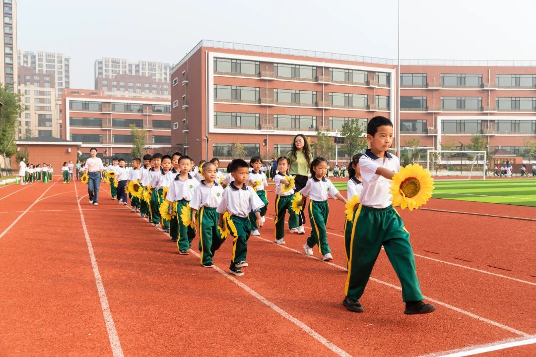 喜迎二十大奋进新征程开启新时代,房山首师大育新学校