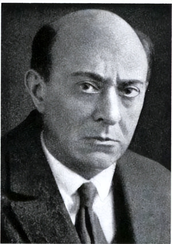 《勋伯格三首钢琴小品》第一首的音高组织与结构思维是什么？