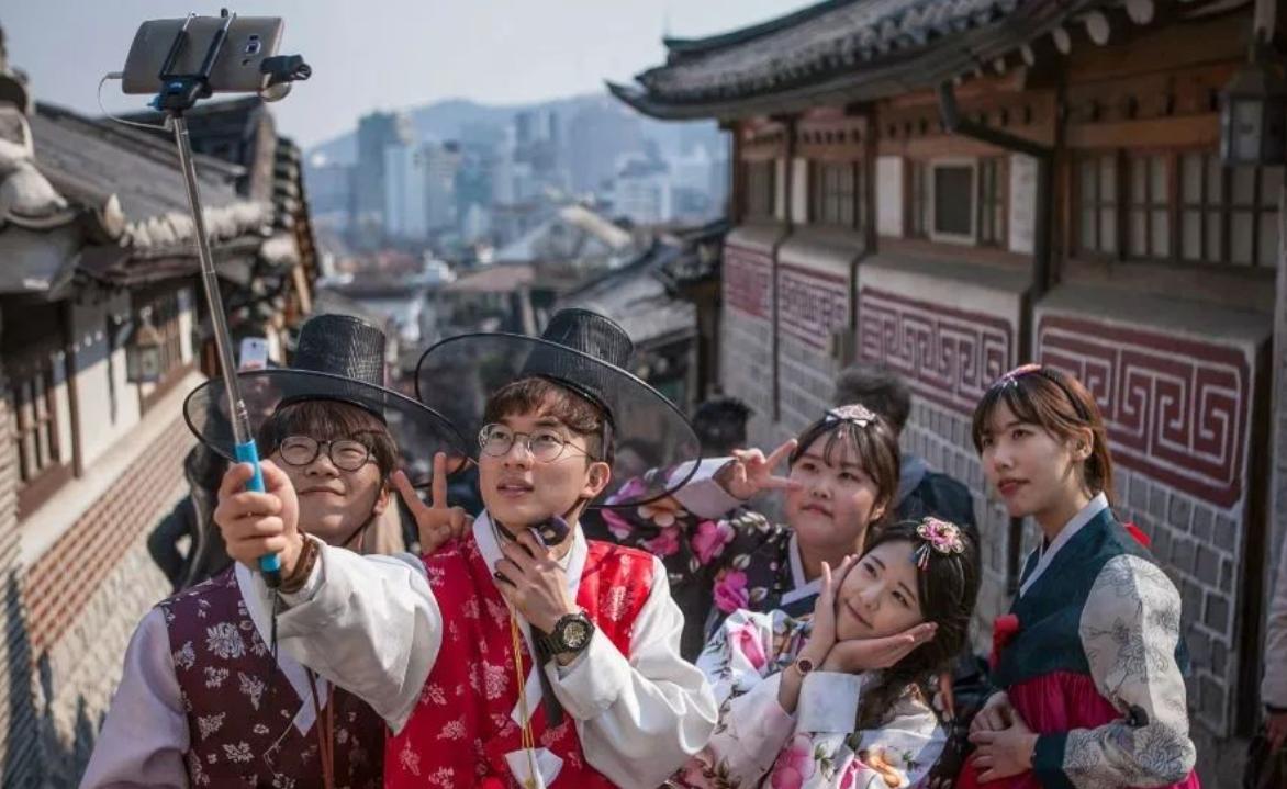 赴韩旅游中国游客锐减,32名中国游客去韩国旅游