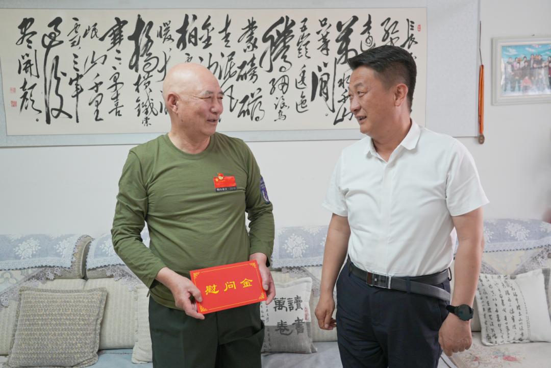 金川区领导干部,县领导八一走访慰问部队