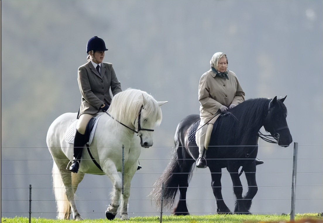 登基70周年！每年一张照片带你回顾女王的传奇人生