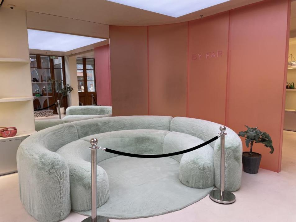 BYFAR上海张园首家旗舰店开业，未来3年规划在国内多个城市开店