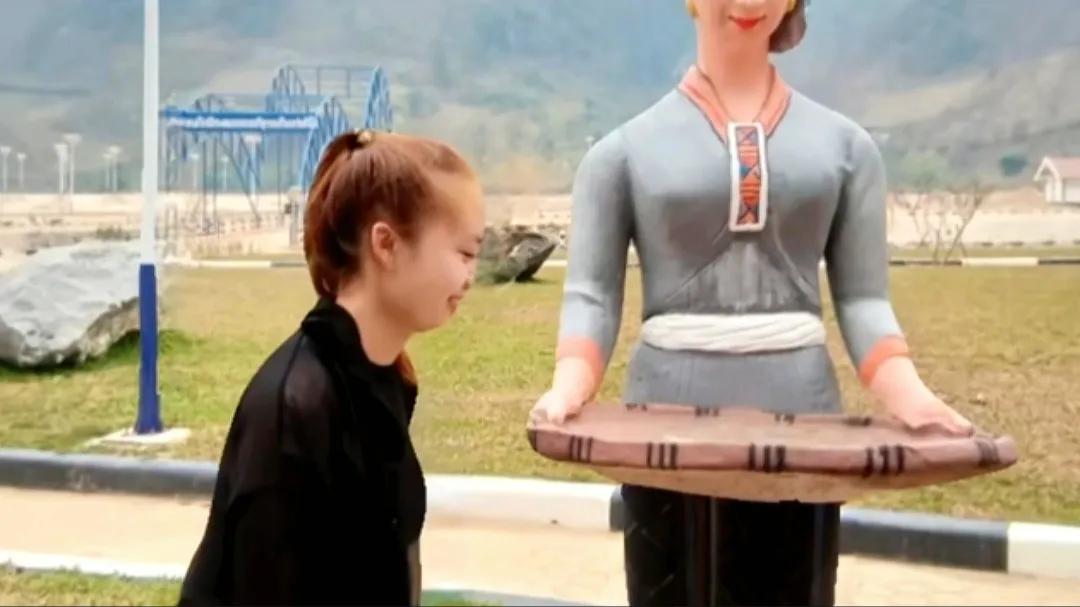 摩旅老挝琅勃拉邦,摩旅到了老挝