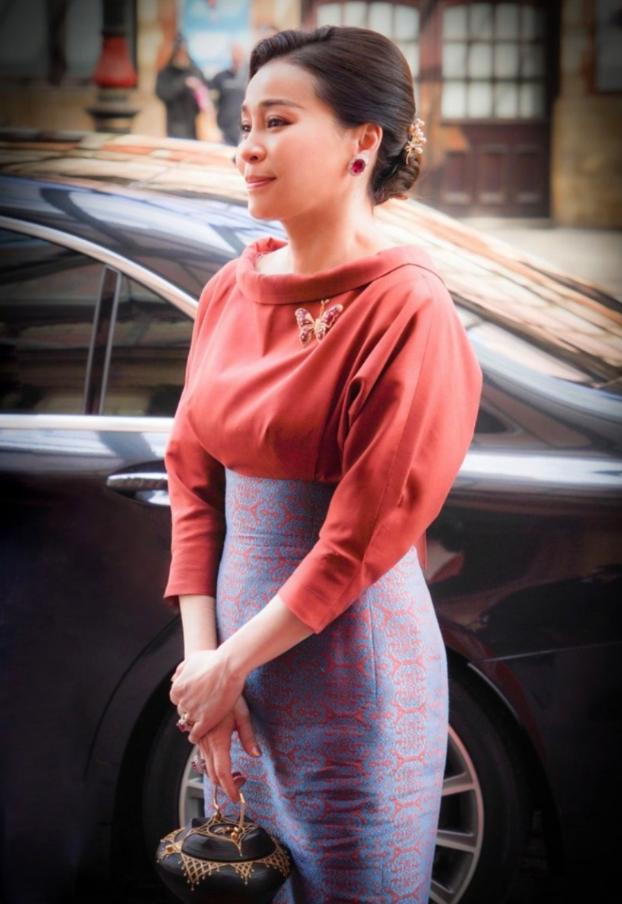 泰国王后穿运动装,泰国王后穿便装