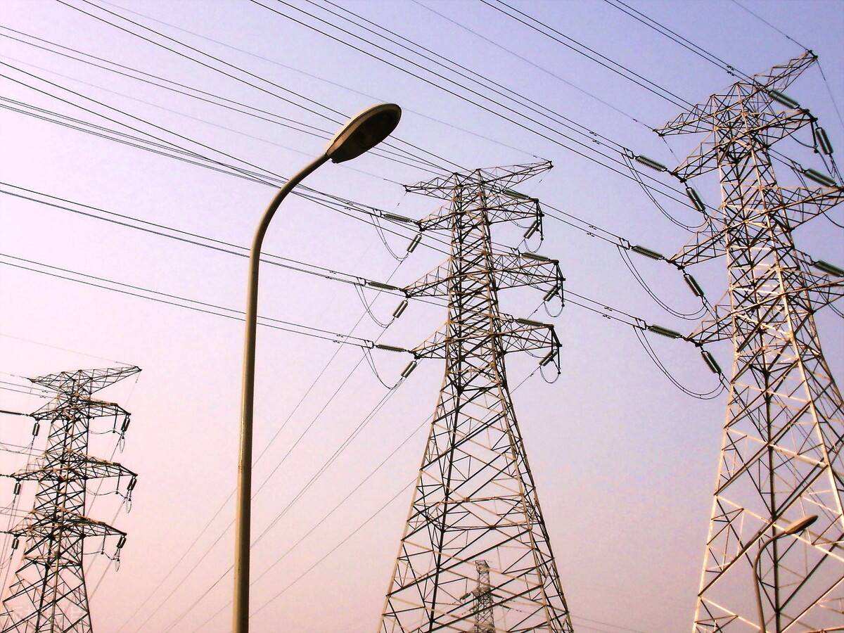 风车一转财源滚滚，风力发电转一圈能发几度电？一年又能赚多少？