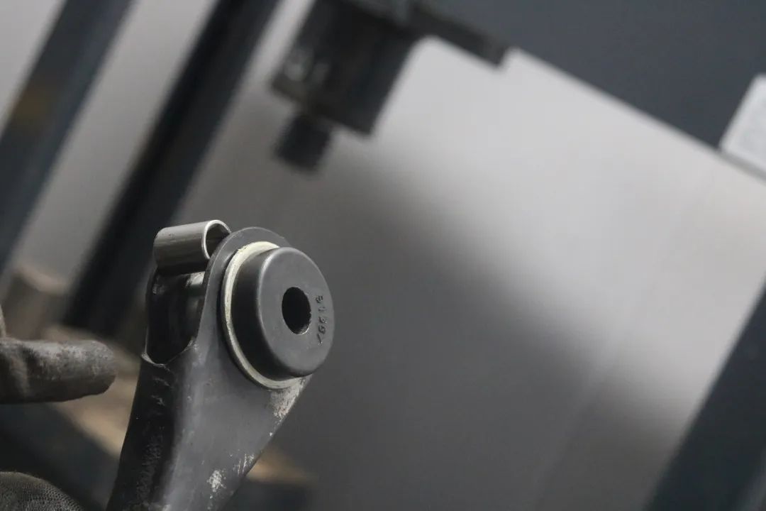 12代皇冠翻新后能开多久,坏掉的车改造成新车