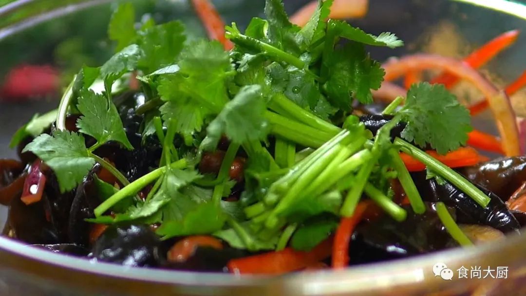 黑木耳是养颜美容之佳品,木耳最佳配菜抗衰老