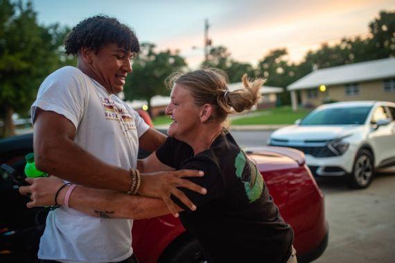 KaylebWagner打破了DerrickHenry记录。他可以获得FBS奖学金吗？