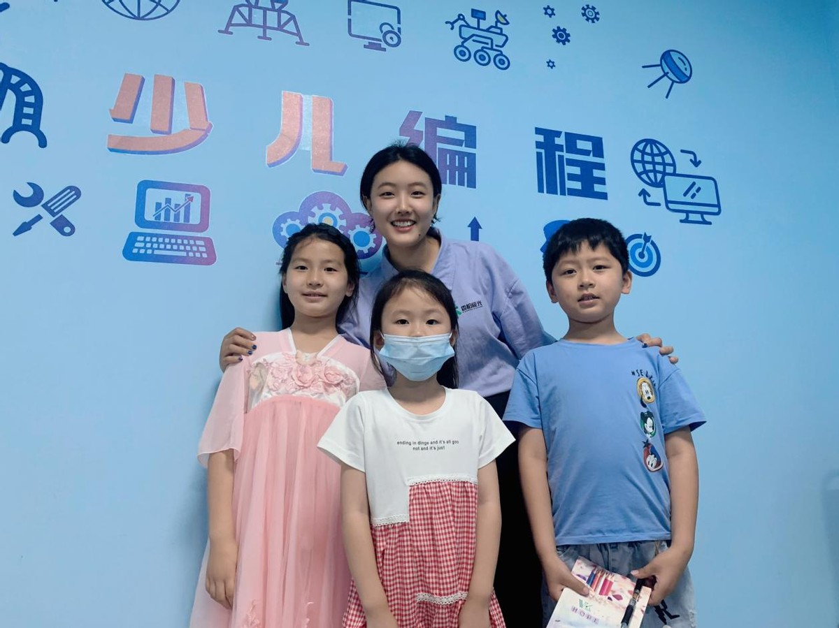 我以色列上3年高中，回国玩3年后，跑德国当实习护士月入7000