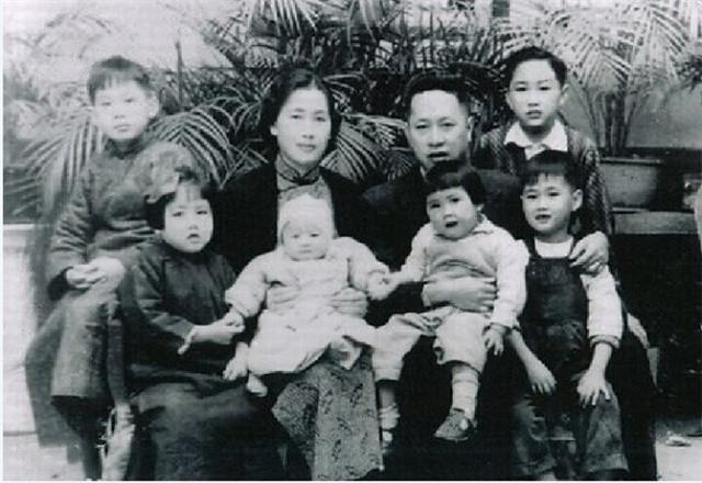 叶挺飞机撞山遇难，周总理坚信是阴谋，50年后一老汉交代：我干的