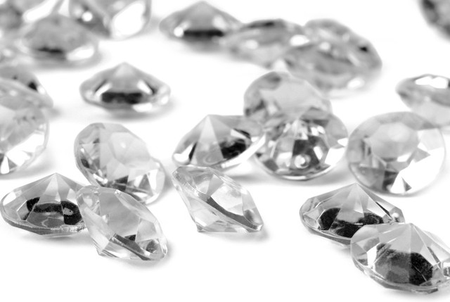 用边际效用解释水和钻石价值悖论,效用理论分析钻石和水