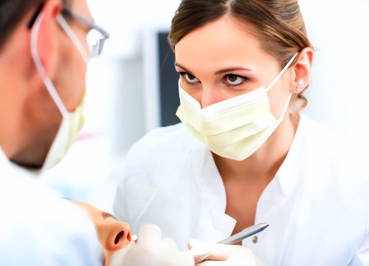 女子在诊所被人砍杀系情杀,女子刺伤牙医事件通报