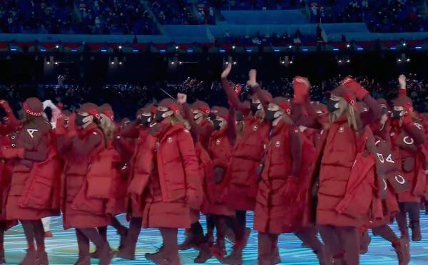 北京冬奥开幕式加拿大服装,北京冬奥会各代表团服装