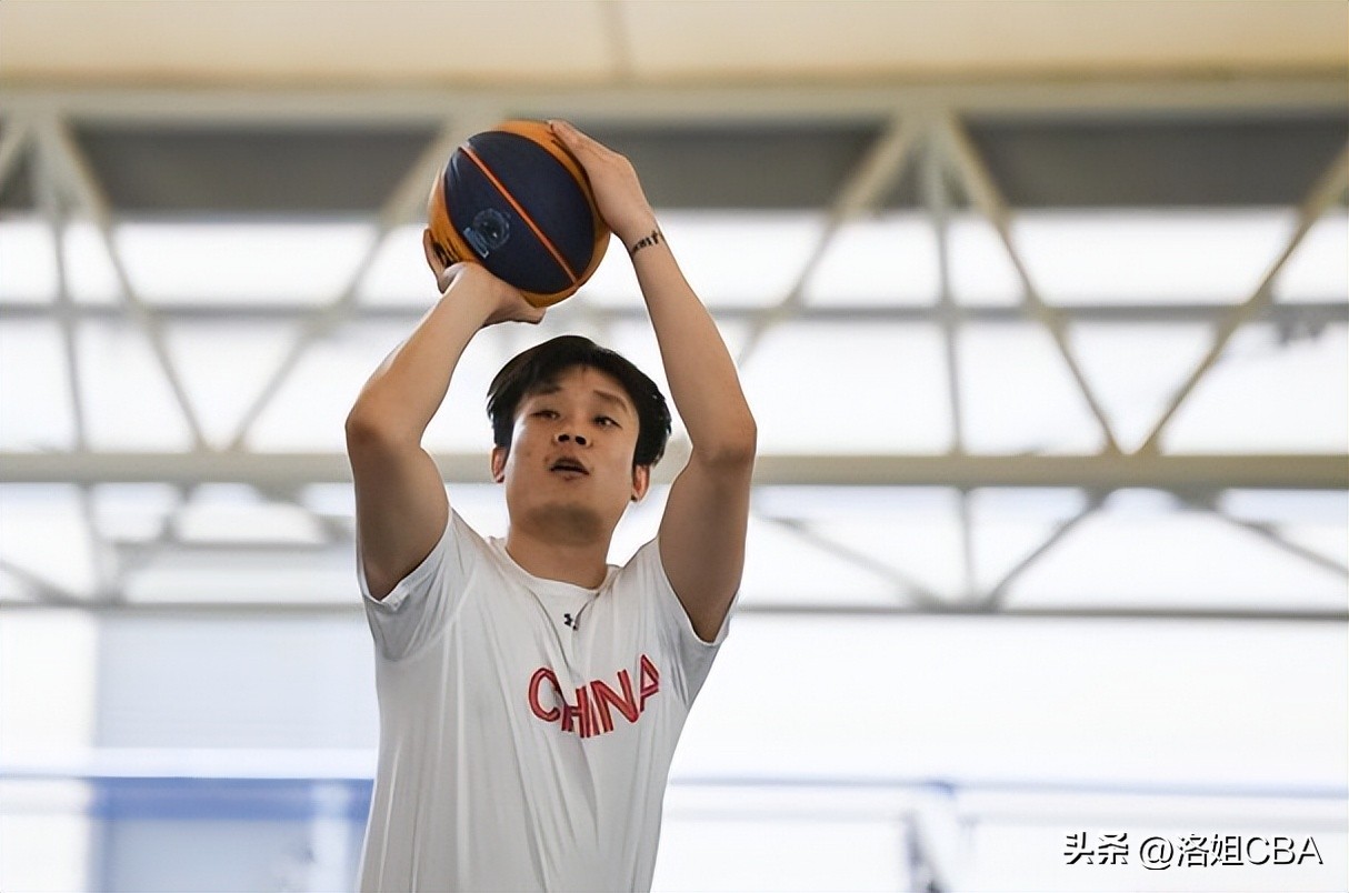 CBA三消息：辽宁12人名单出炉，李慕豪热身崛起，丁彦雨航未露面