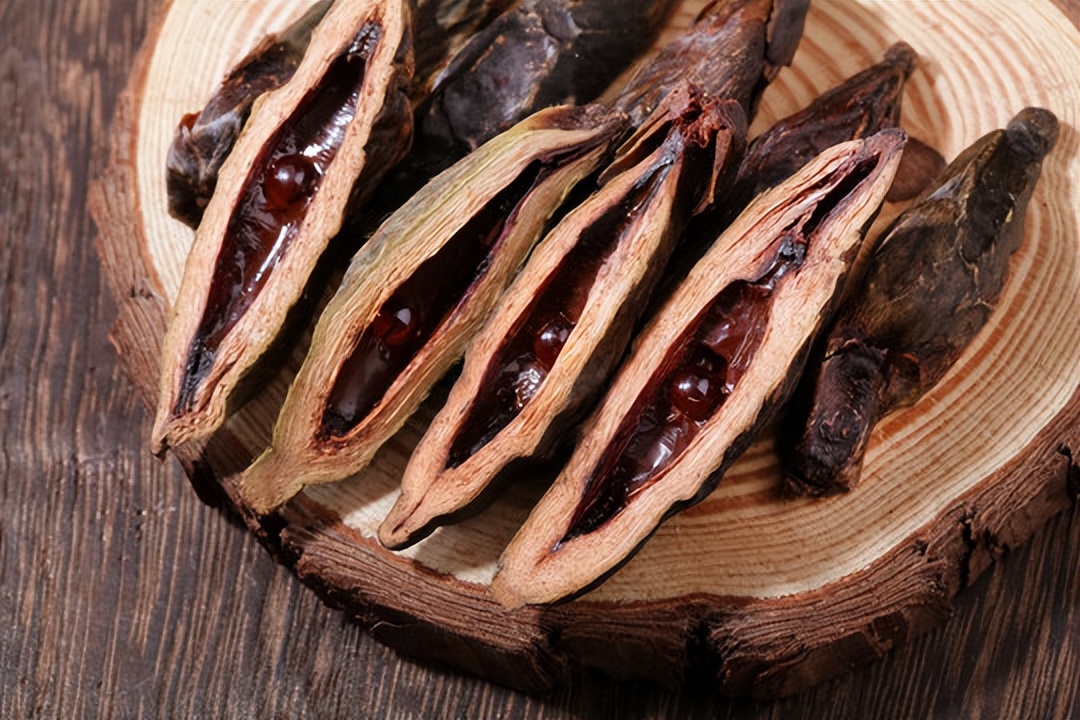 嚼槟榔槟榔渣扎到牙龈发炎怎么办,吃十年槟榔牙齿是怎么样的