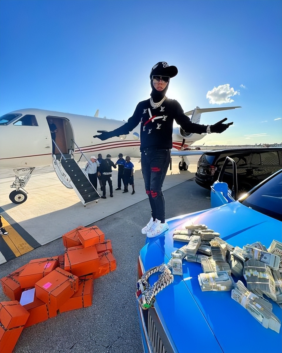 美国说唱歌手来到中国,美国说唱歌手在洛杉矶撒钱