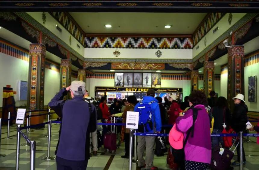 唯一一个禁烟成功的国家,唯一禁酒的国家