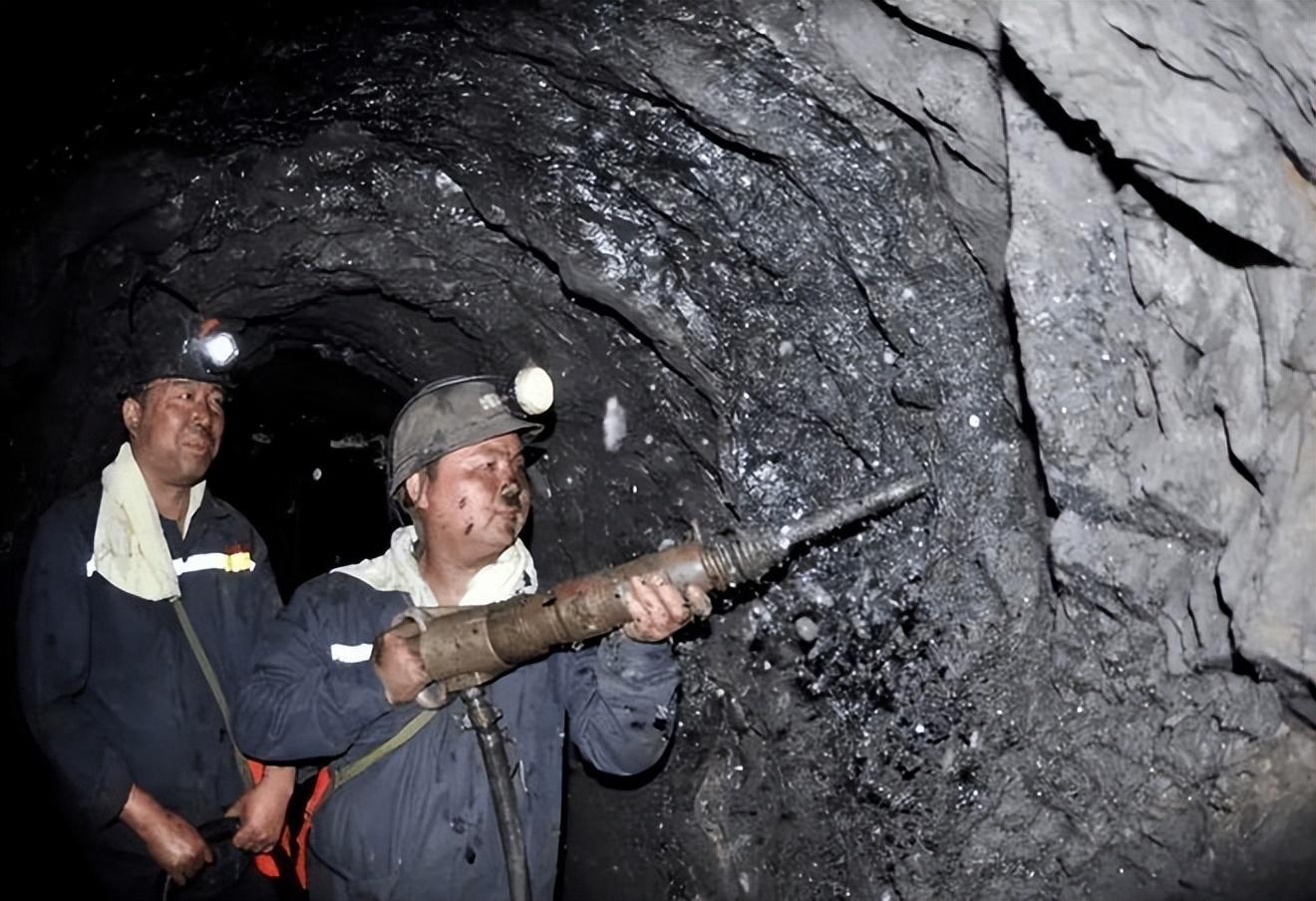 江西发现最大的钨矿是在哪个县市,江西发现世界最大钨矿