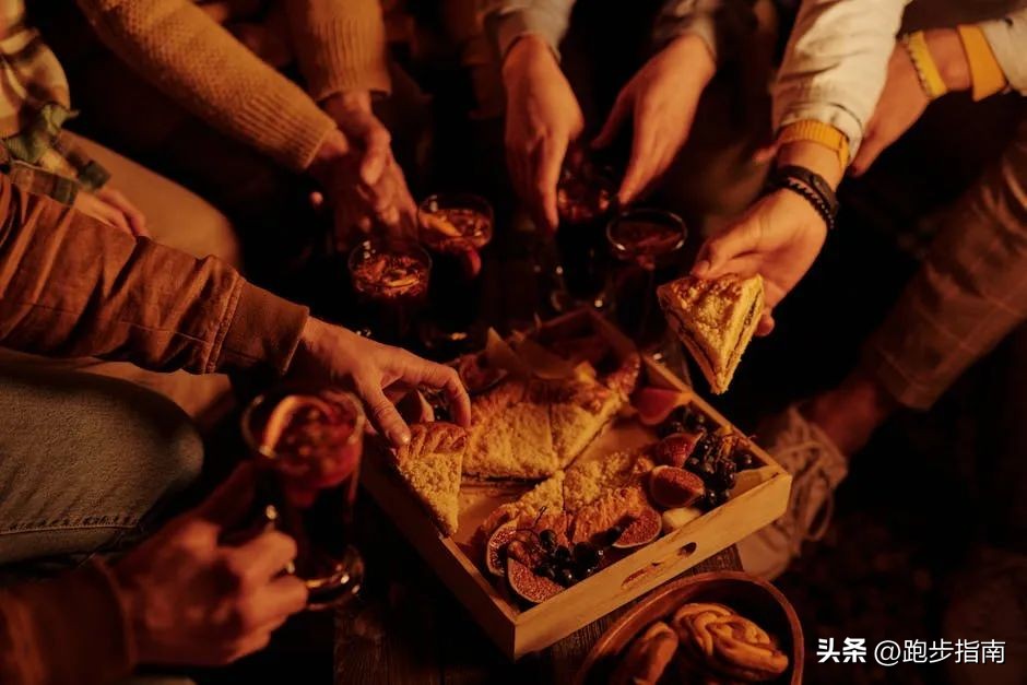 吃夜宵伤身吗,晚上吃宵夜还是饿着好